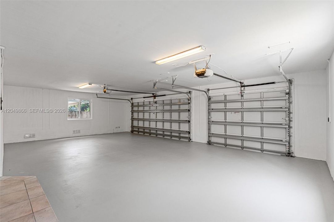 For Sale: $1,125,000 (3 beds, 2 baths, 2351 Square Feet)