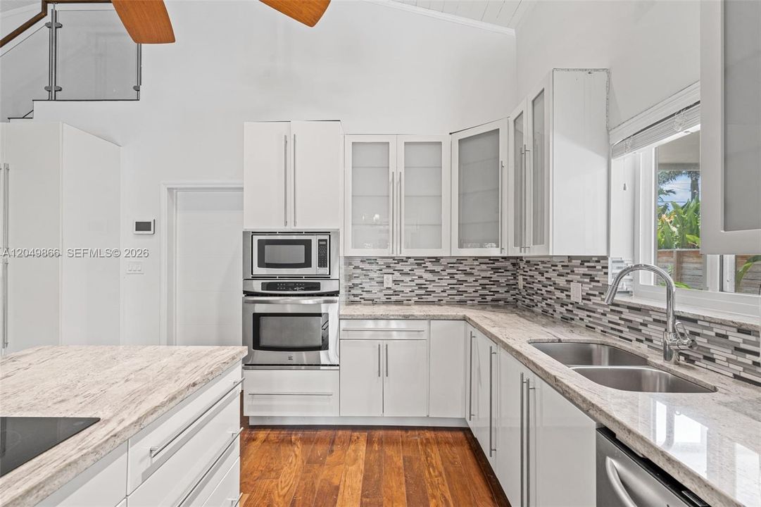 For Sale: $1,125,000 (3 beds, 2 baths, 2351 Square Feet)