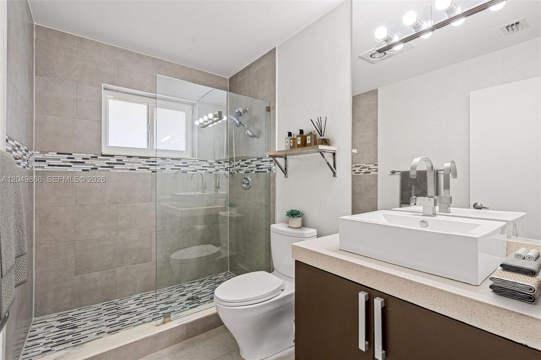 For Sale: $1,125,000 (3 beds, 2 baths, 2351 Square Feet)