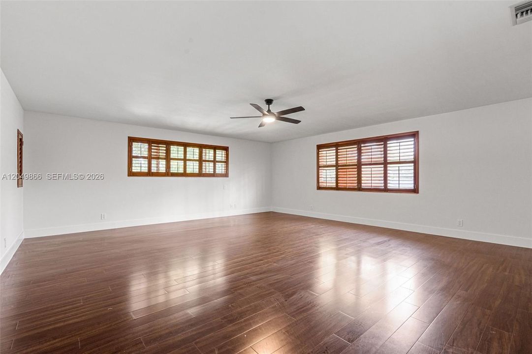 For Sale: $1,125,000 (3 beds, 2 baths, 2351 Square Feet)