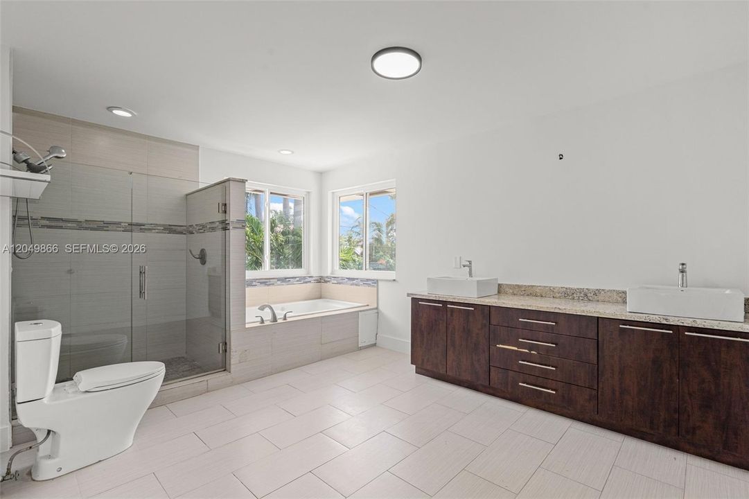 For Sale: $1,125,000 (3 beds, 2 baths, 2351 Square Feet)