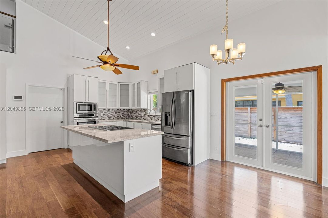For Sale: $1,125,000 (3 beds, 2 baths, 2351 Square Feet)