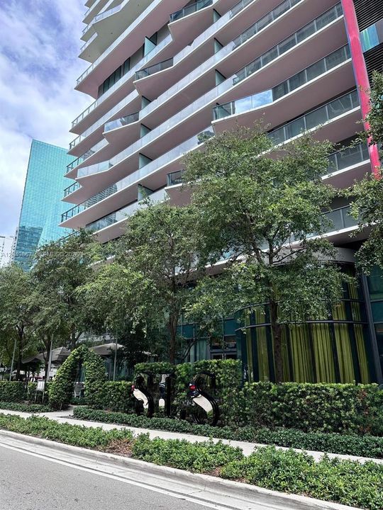 For Rent: $6,000 (3 beds, 2 baths, 1281 Square Feet)