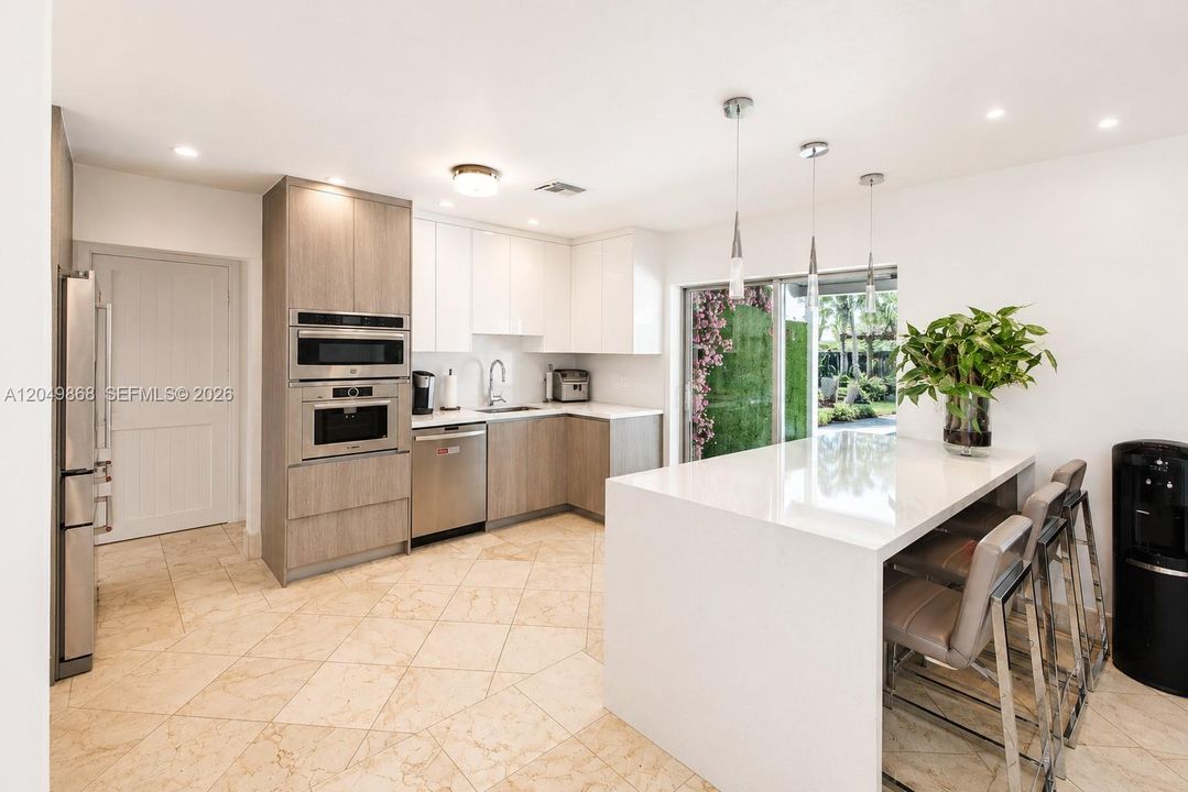 eat in kitchen