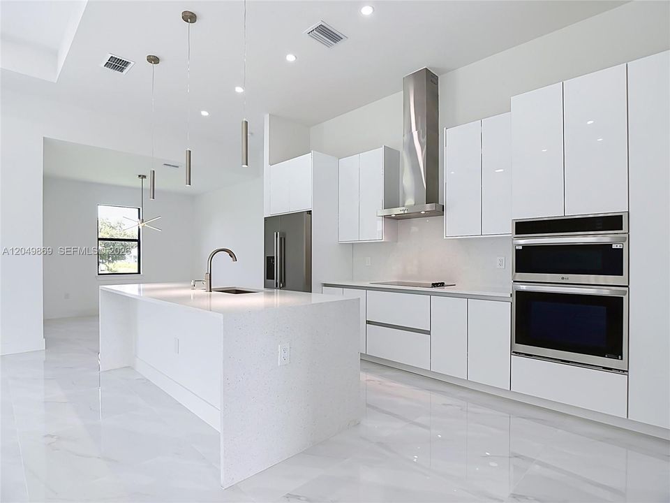 For Sale: $412,000 (3 beds, 2 baths, 1812 Square Feet)