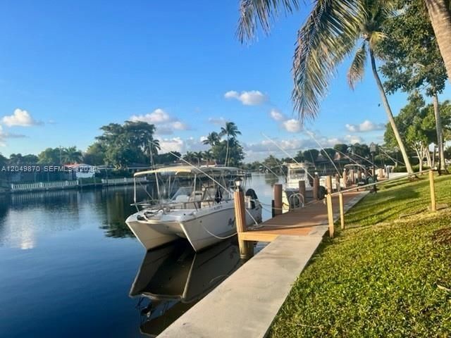 For Rent: $2,150 (2 beds, 2 baths, 982 Square Feet)