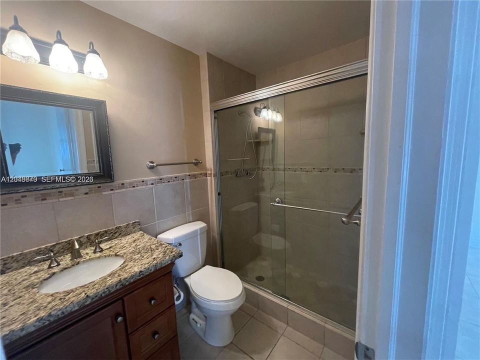 For Rent: $2,150 (2 beds, 2 baths, 982 Square Feet)