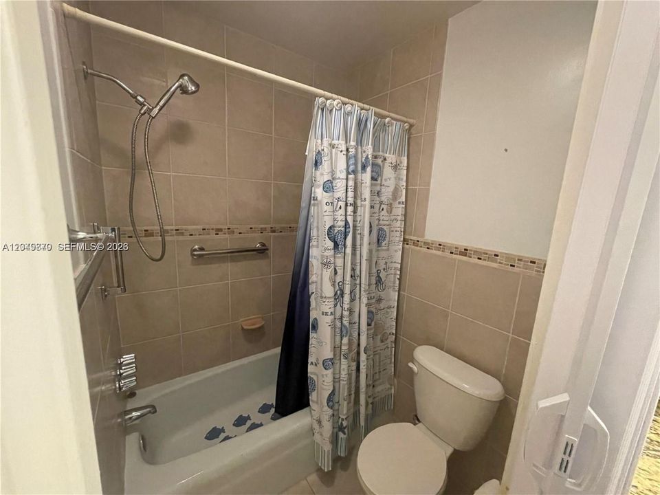 For Rent: $2,150 (2 beds, 2 baths, 982 Square Feet)