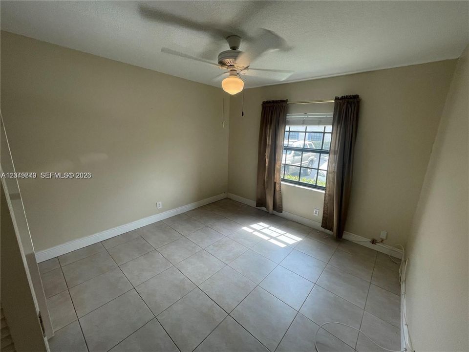 For Rent: $2,150 (2 beds, 2 baths, 982 Square Feet)