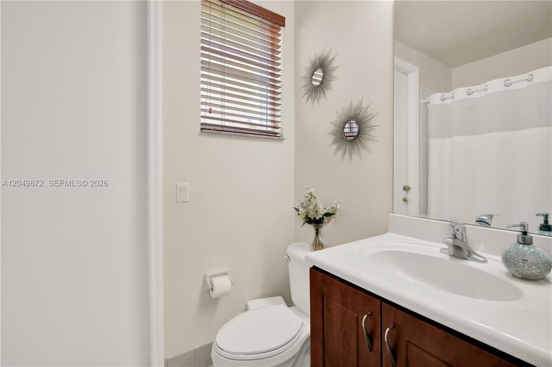 For Rent: $4,490 (5 beds, 3 baths, 2962 Square Feet)
