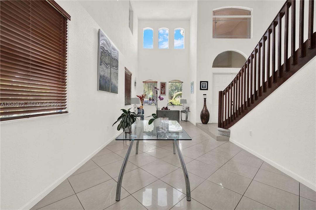 For Rent: $4,490 (5 beds, 3 baths, 2962 Square Feet)