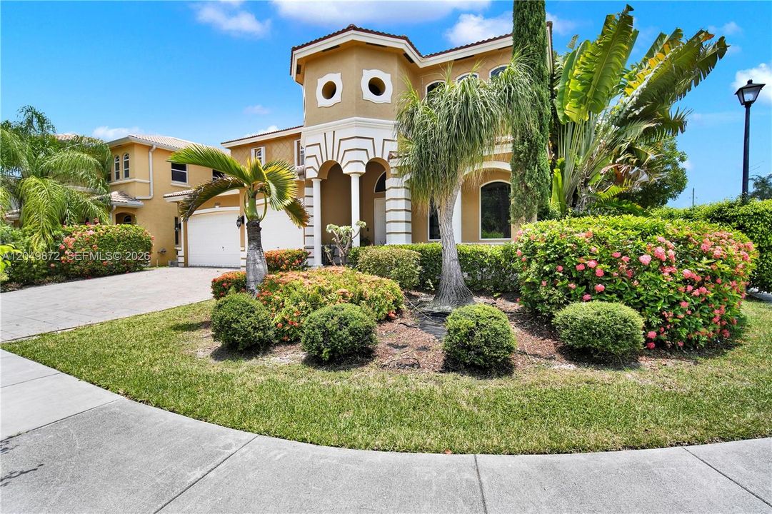 For Rent: $4,490 (5 beds, 3 baths, 2962 Square Feet)