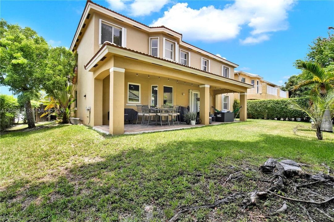 For Rent: $4,490 (5 beds, 3 baths, 2962 Square Feet)