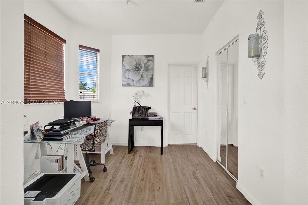 For Rent: $4,490 (5 beds, 3 baths, 2962 Square Feet)