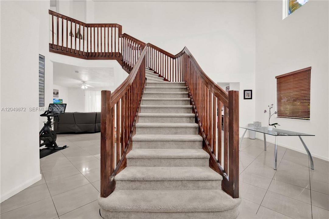 For Rent: $4,490 (5 beds, 3 baths, 2962 Square Feet)