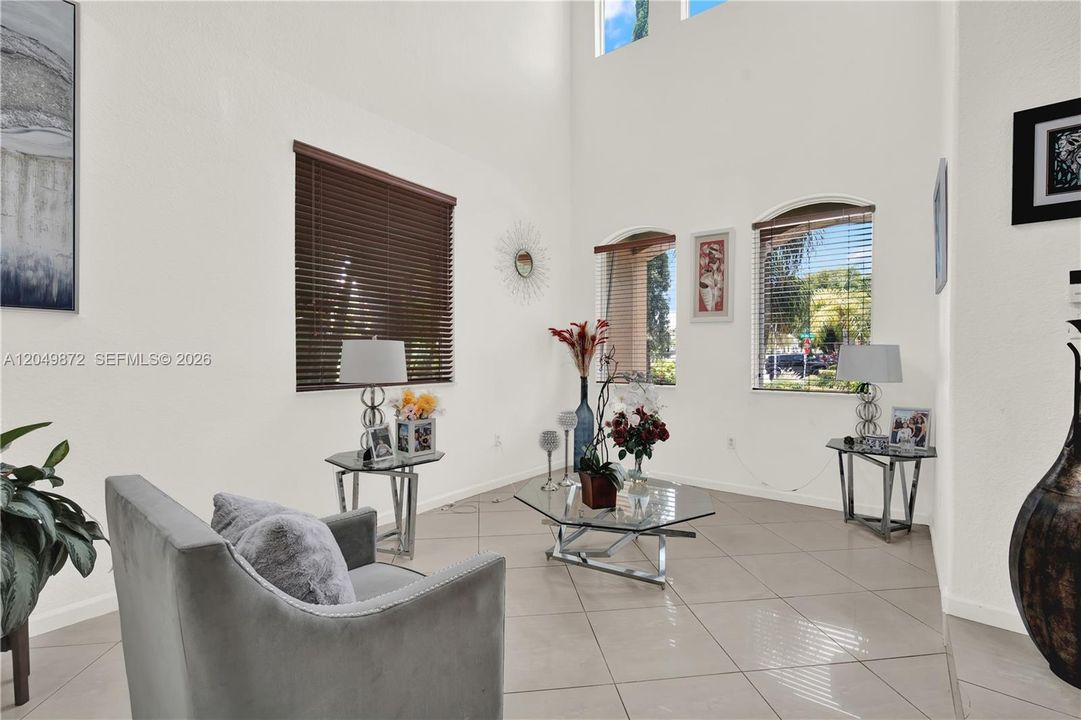 For Rent: $4,490 (5 beds, 3 baths, 2962 Square Feet)
