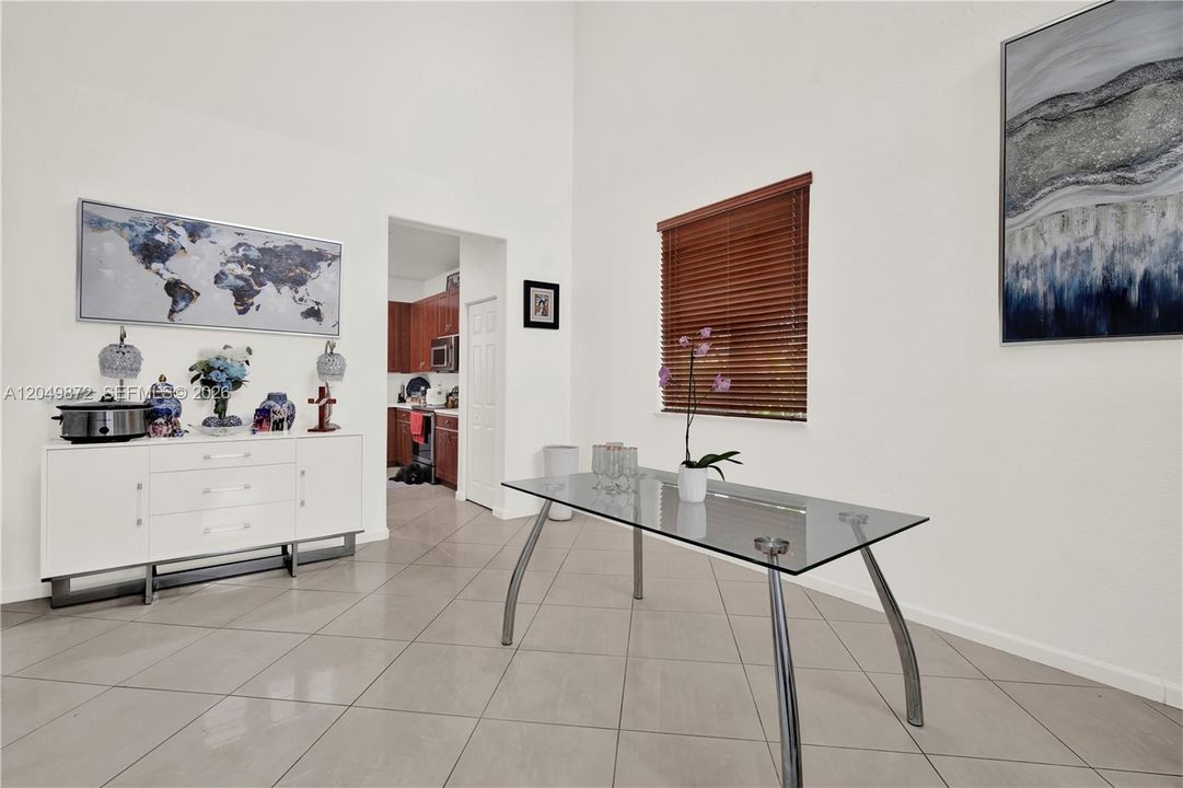 For Rent: $4,490 (5 beds, 3 baths, 2962 Square Feet)