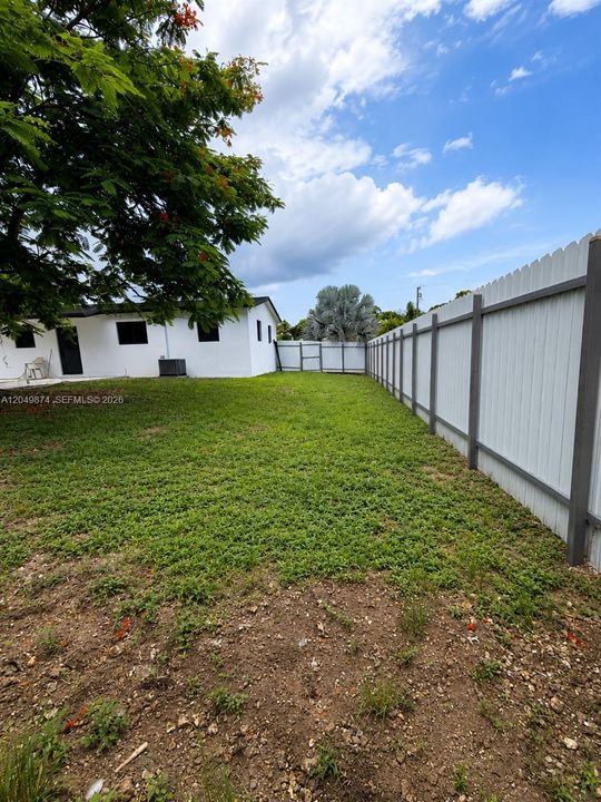 For Sale: $525,000 (3 beds, 2 baths, 920 Square Feet)