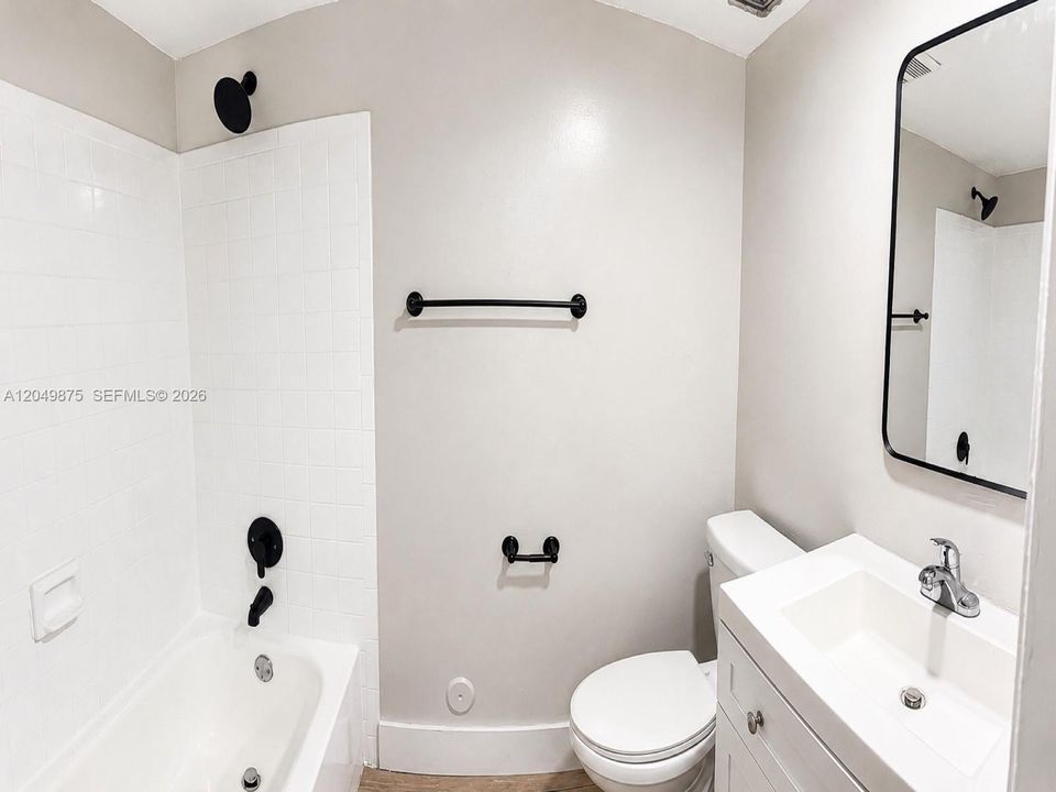В аренду: $2,300 (2 спален, 2 ванн, 1140 Квадратных фут)