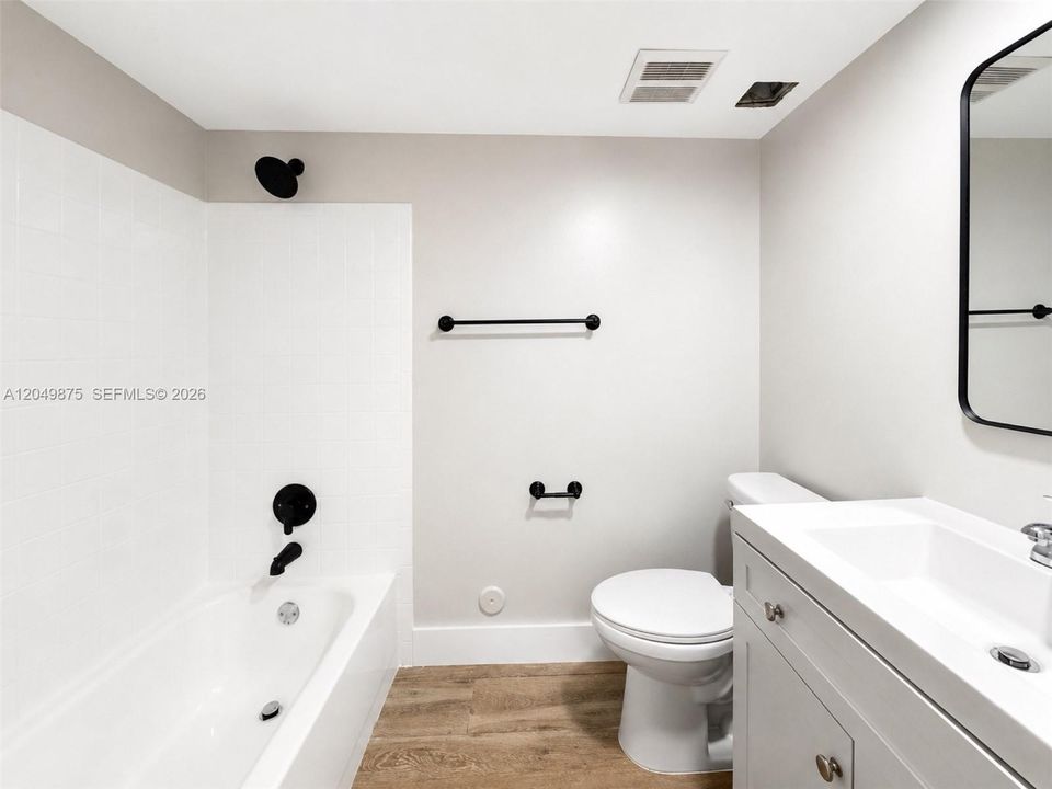 В аренду: $2,300 (2 спален, 2 ванн, 1140 Квадратных фут)