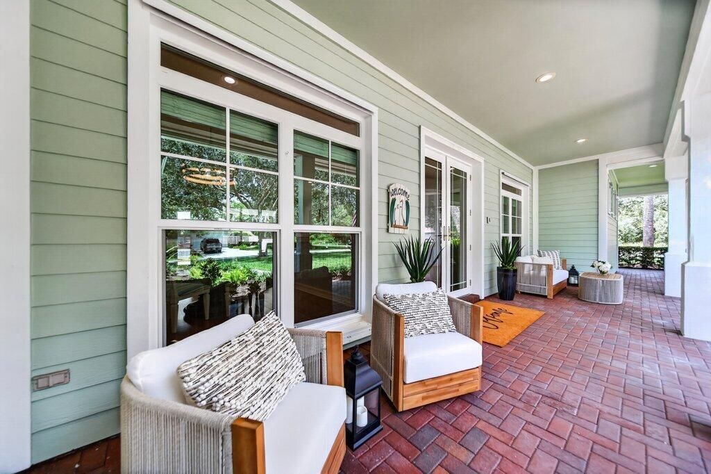 frontporch2.jpg-SMALL