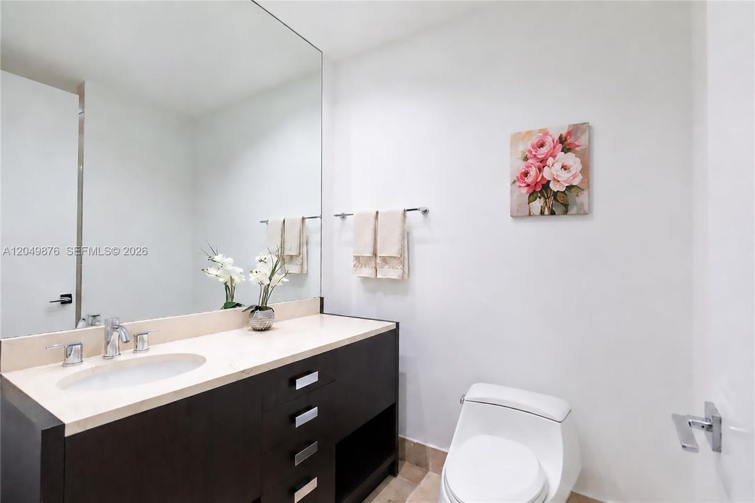 For Sale: $2,495,000 (3 beds, 3 baths, 2174 Square Feet)
