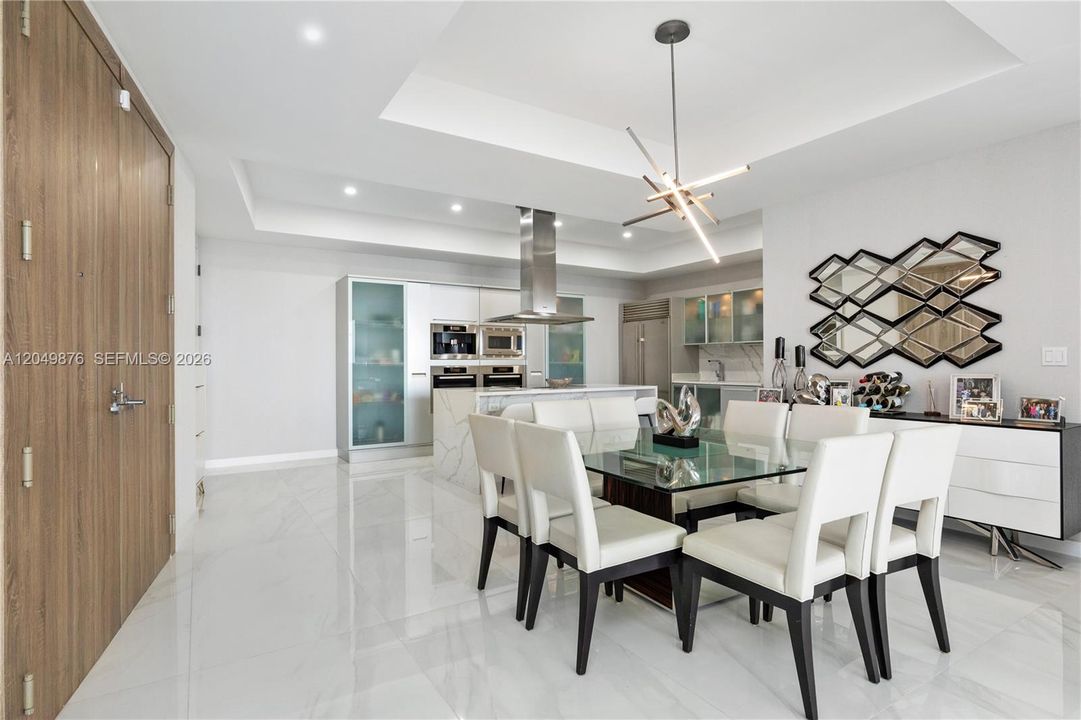 For Sale: $2,495,000 (3 beds, 3 baths, 2174 Square Feet)