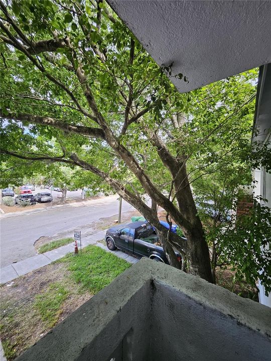 For Rent: $2,500 (2 beds, 1 baths, 800 Square Feet)