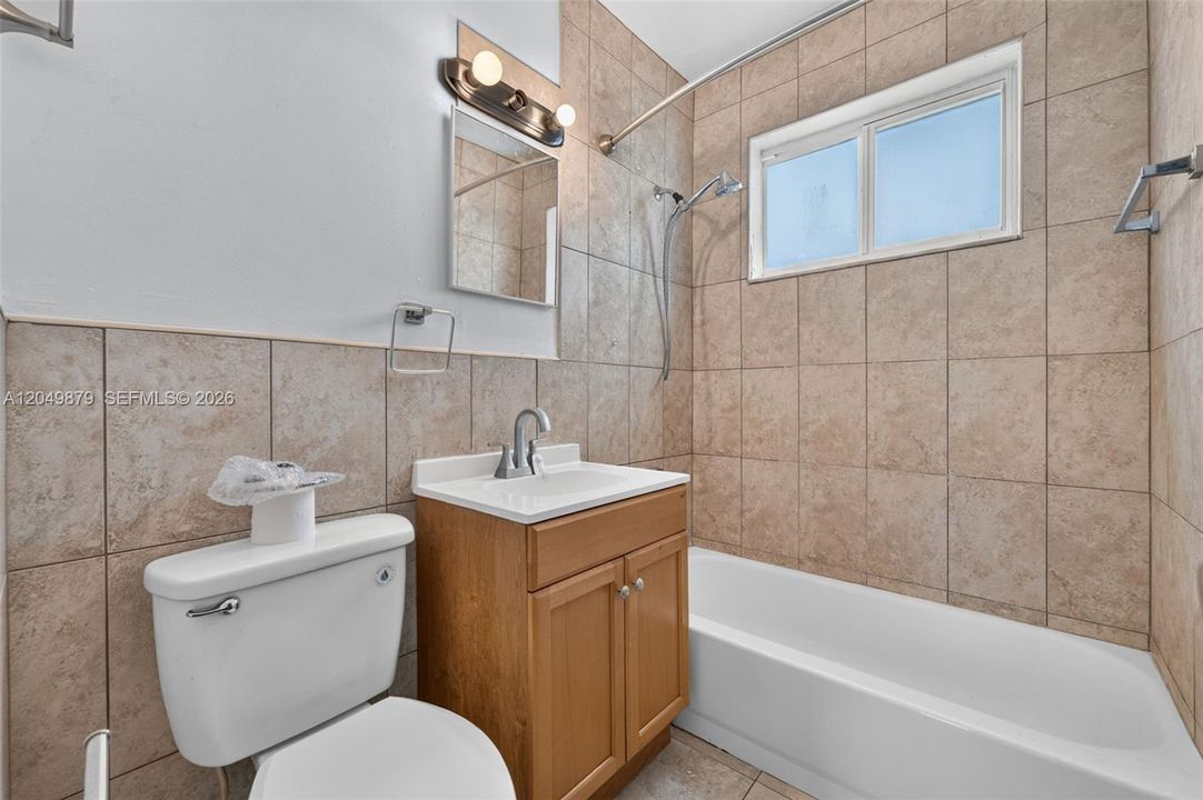 В аренду: $2,850 (3 спален, 1 ванн, 972 Квадратных фут)