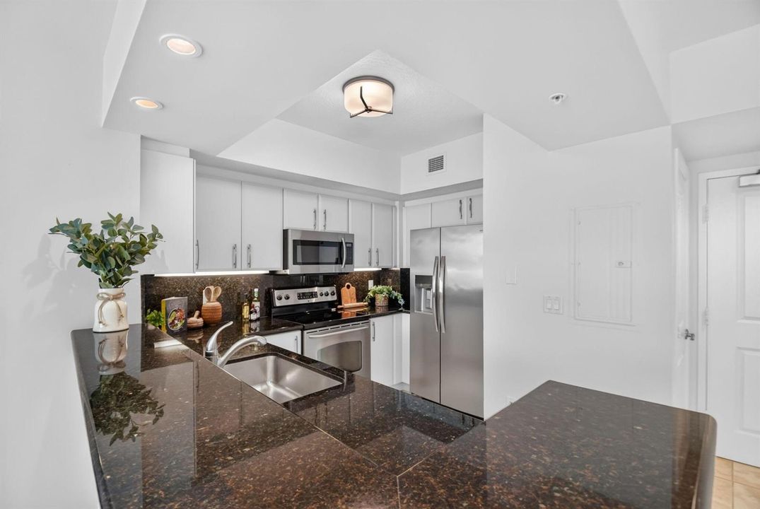 Updated Kitchen Cabinets and Appliances