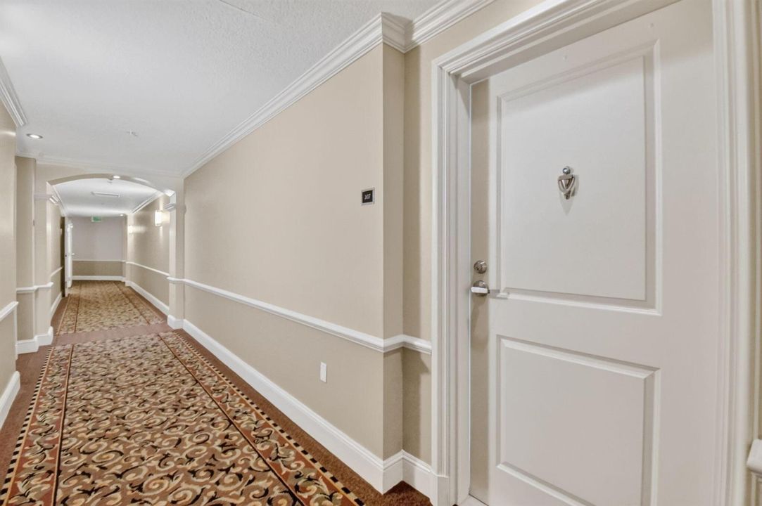 Metropolitan #307 Hallway Entrance