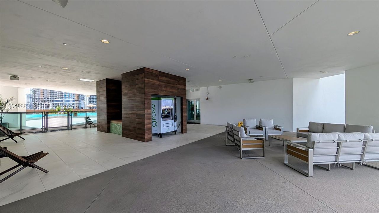 En Venta: $439,000 (2 camas, 2 baños, 1148 Pies cuadrados)