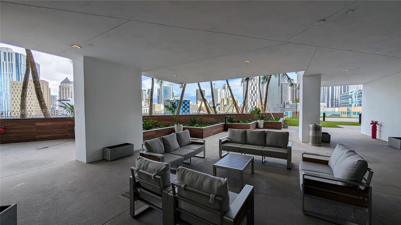 En Venta: $439,000 (2 camas, 2 baños, 1148 Pies cuadrados)