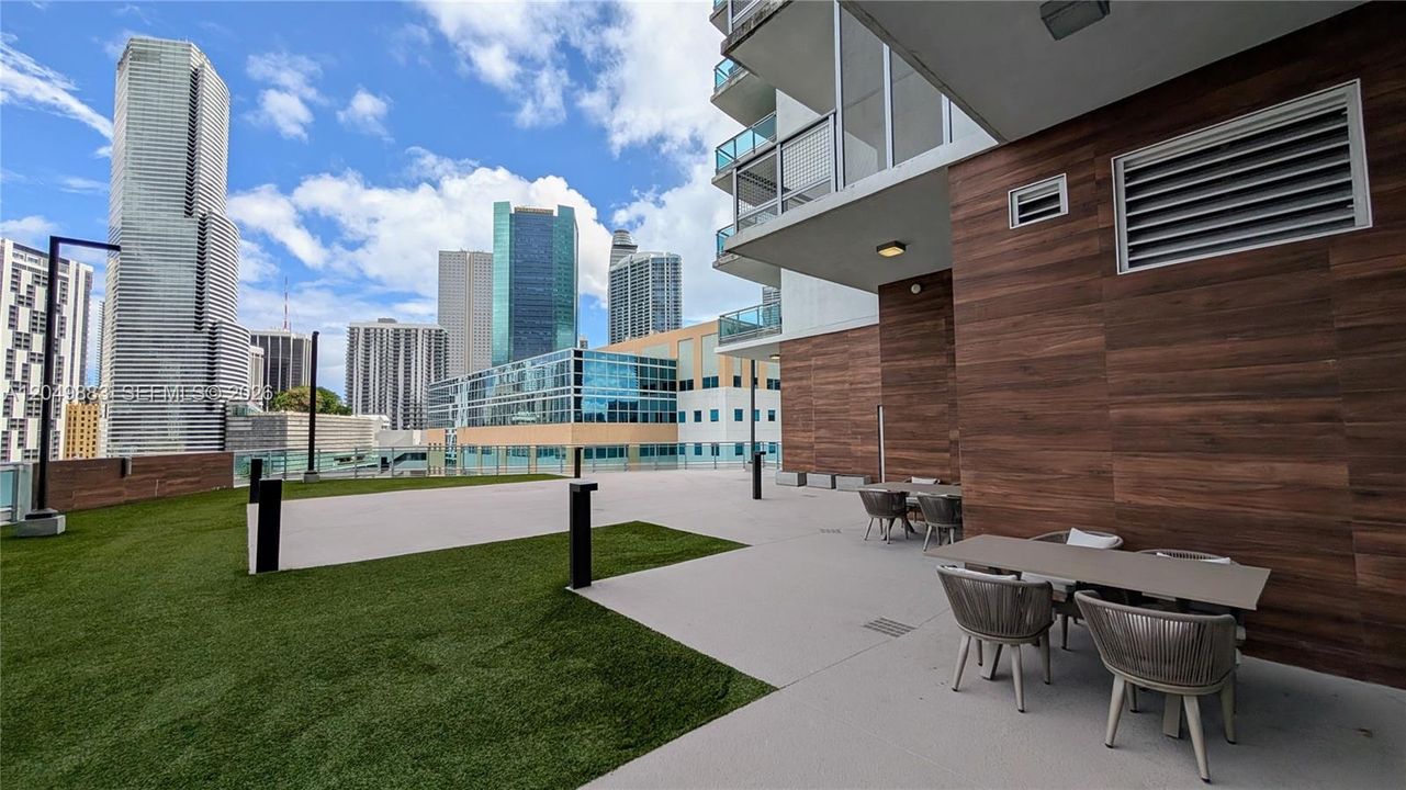 En Venta: $439,000 (2 camas, 2 baños, 1148 Pies cuadrados)
