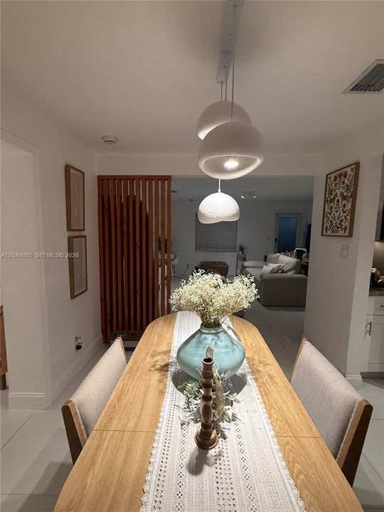 For Rent: $3,900 (3 beds, 2 baths, 1484 Square Feet)