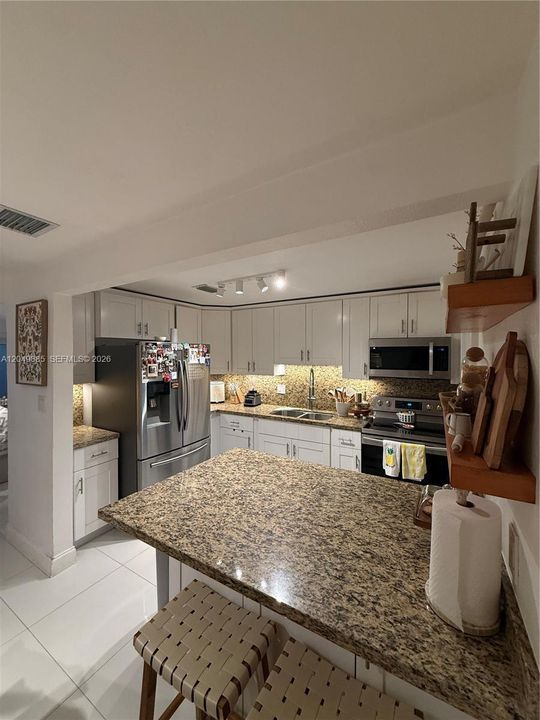 For Rent: $3,900 (3 beds, 2 baths, 1484 Square Feet)