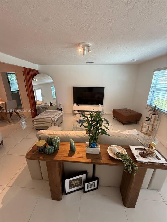 For Rent: $3,900 (3 beds, 2 baths, 1484 Square Feet)