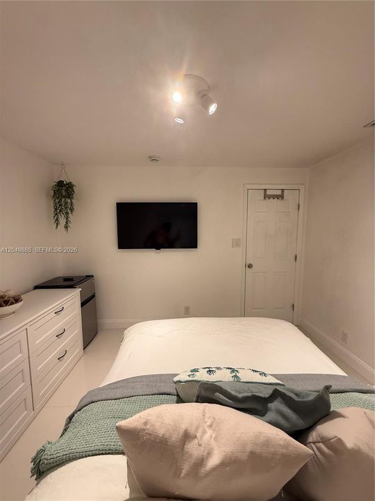 For Rent: $3,900 (3 beds, 2 baths, 1484 Square Feet)