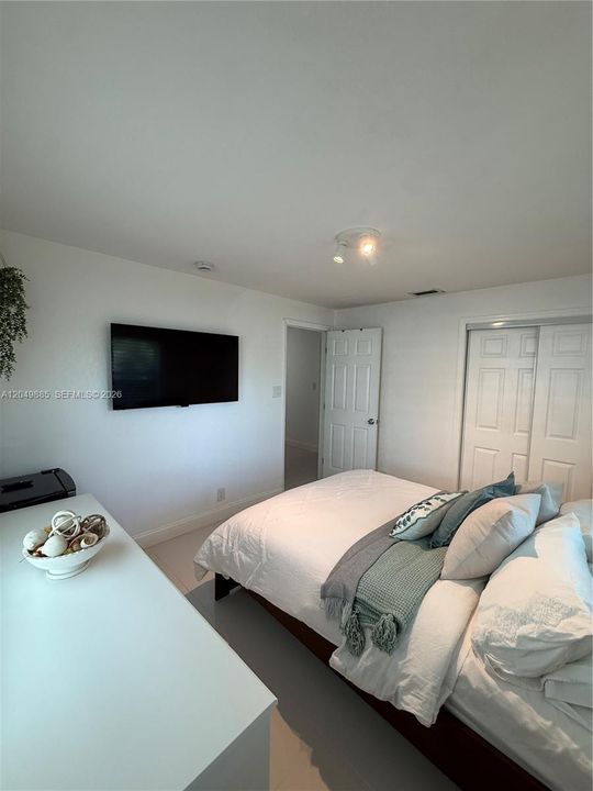 For Rent: $3,900 (3 beds, 2 baths, 1484 Square Feet)
