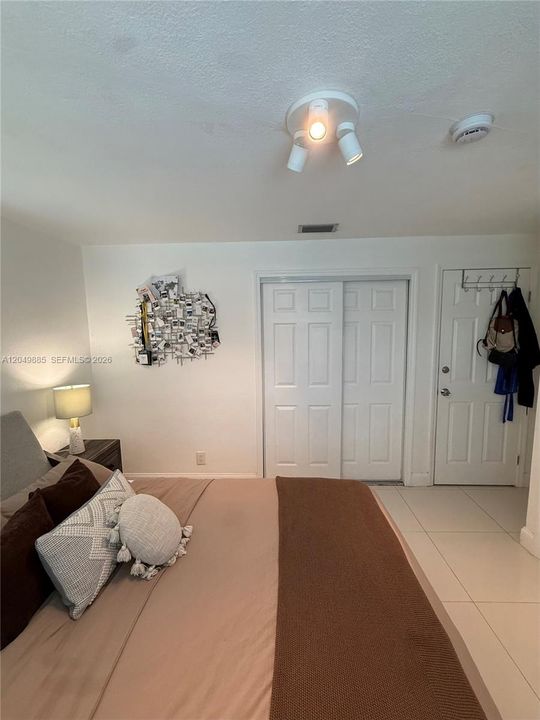 For Rent: $3,900 (3 beds, 2 baths, 1484 Square Feet)