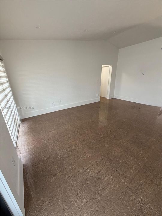 For Rent: $2,500 (2 beds, 1 baths, 1050 Square Feet)