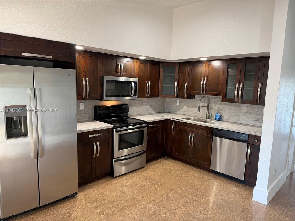 For Rent: $2,500 (2 beds, 1 baths, 1050 Square Feet)