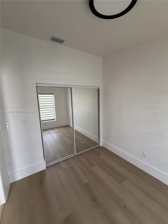 For Rent: $2,500 (2 beds, 1 baths, 1050 Square Feet)