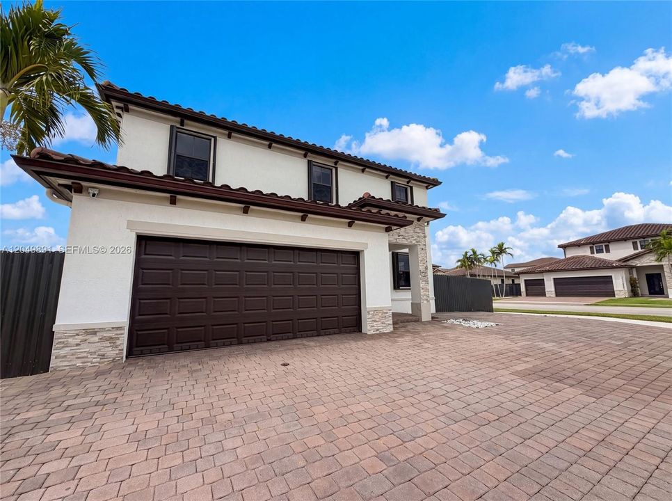 For Sale: $745,000 (4 beds, 3 baths, 2620 Square Feet)