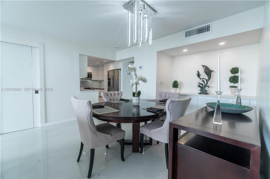 For Rent: $3,350 (2 beds, 2 baths, 1100 Square Feet)