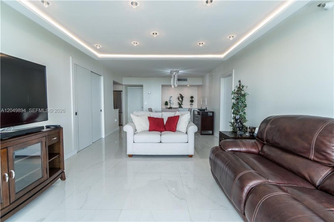For Rent: $3,350 (2 beds, 2 baths, 1100 Square Feet)