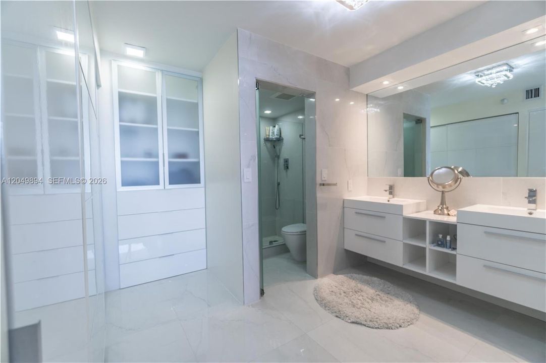 For Rent: $3,350 (2 beds, 2 baths, 1100 Square Feet)