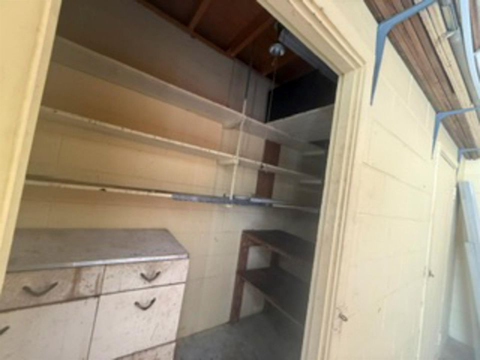 1102 garage closet