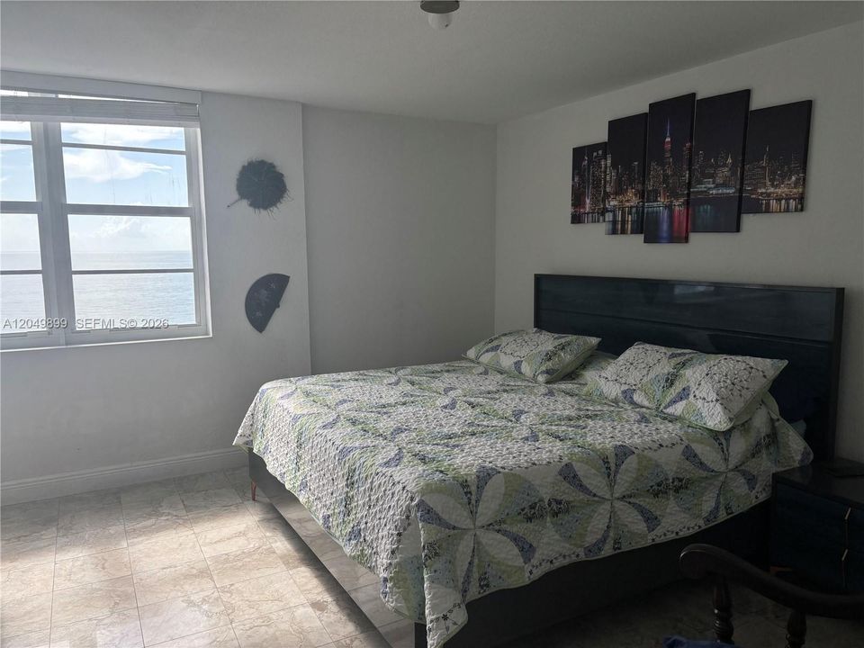 For Rent: $3,000 (1 beds, 1 baths, 1006 Square Feet)