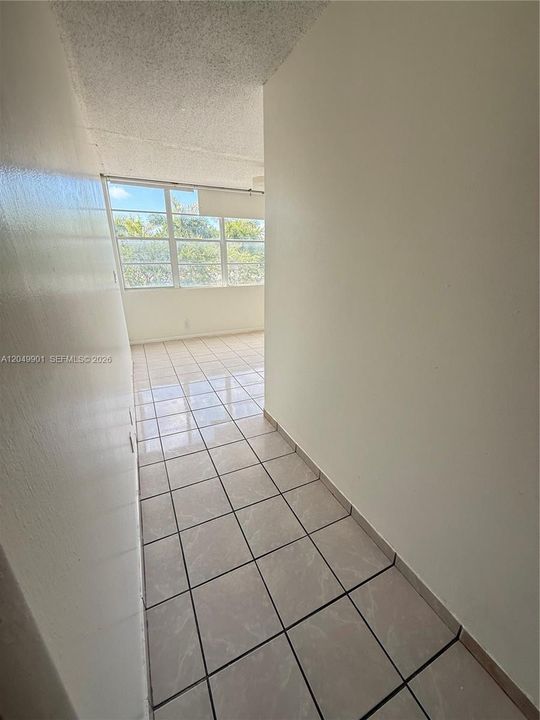 For Rent: $1,600 (1 beds, 1 baths, 790 Square Feet)